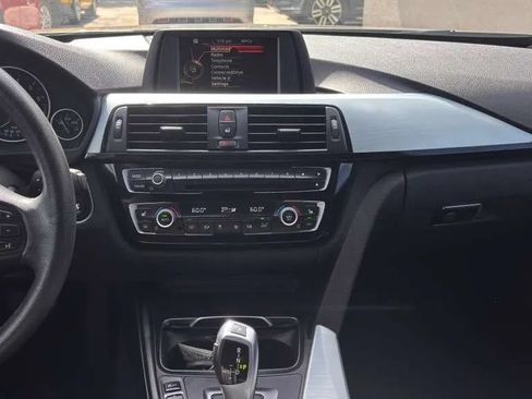 Used 2017 BMW 320i Sedan RWD image 13