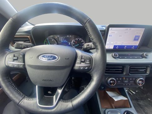 Certified 2022 Ford Maverick Lariat w/ Lariat Luxury Package FWD image 16