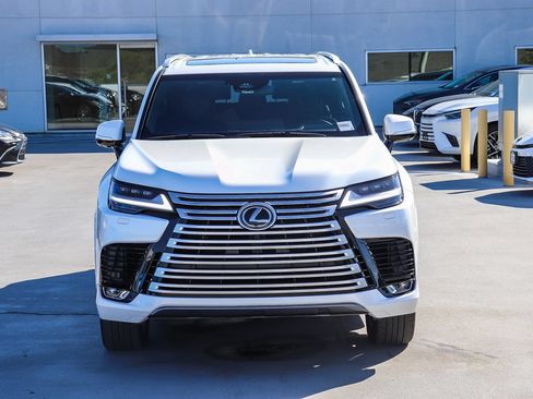 Used 2025 Lexus LX 600 4WD w/ Luxury Package image 2