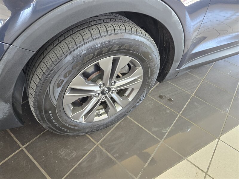Used 2015 Hyundai Santa Fe Sport FWD image 27