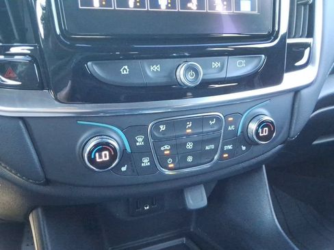 Certified 2023 Chevrolet Traverse LT FWD image 32