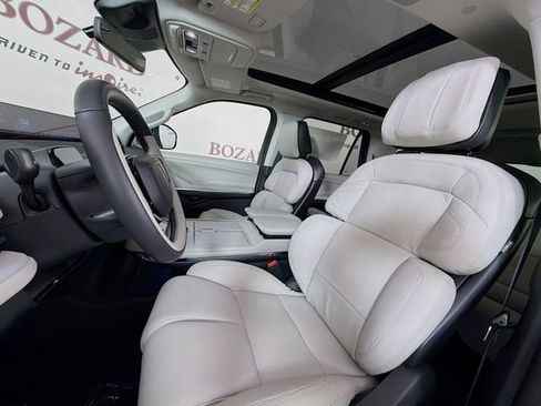 New 2026 Lincoln Navigator Reserve AWD/4WD image 23