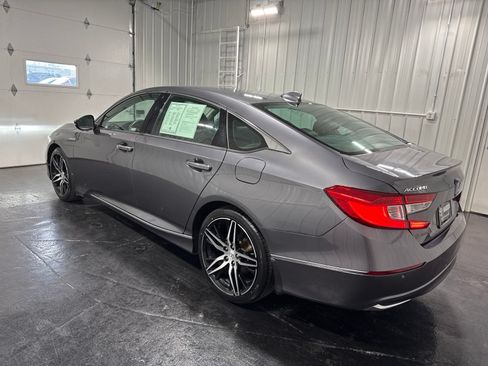 Used 2021 Honda Accord Touring image 2