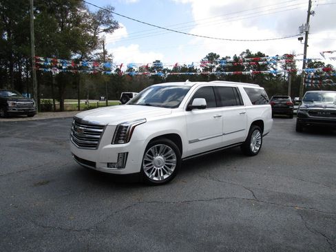 Used 2019 Cadillac Escalade ESV Platinum image 44