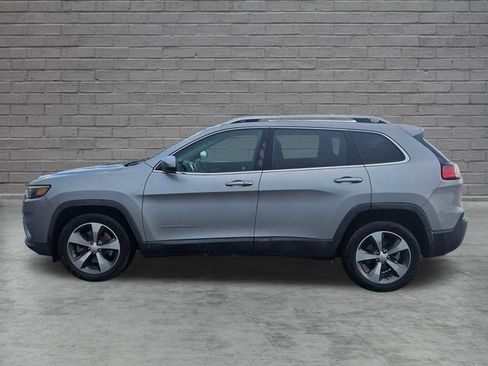 Used 2019 Jeep Cherokee Limited FWD image 2