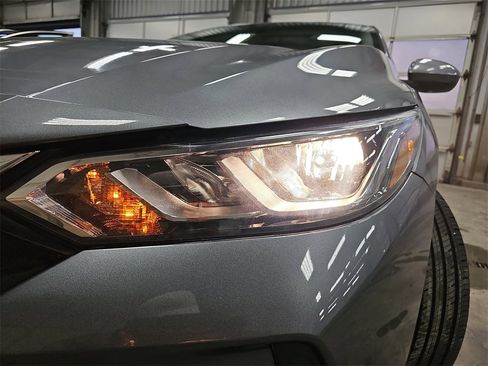 Used 2020 Nissan Sentra S image 31