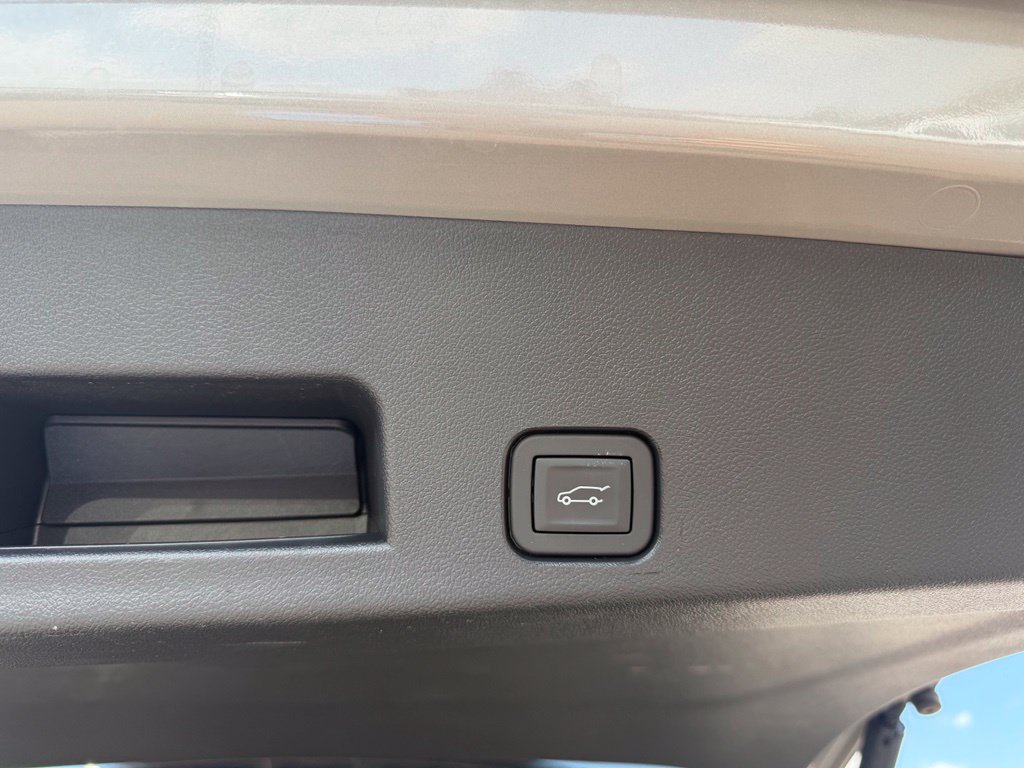 Used 2026 GMC Acadia AT4 w/ Luxury Package AWD/4WD image 17