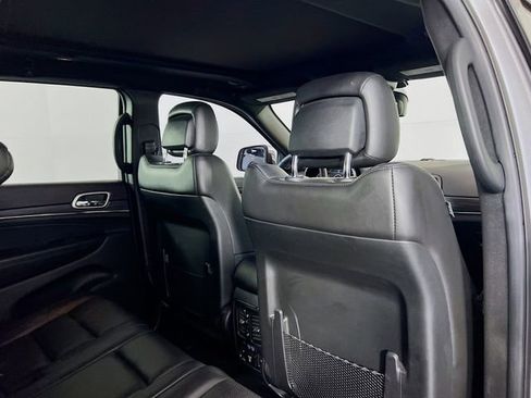 Used 2019 Jeep Grand Cherokee Limited w/ Luxury Group II image 9