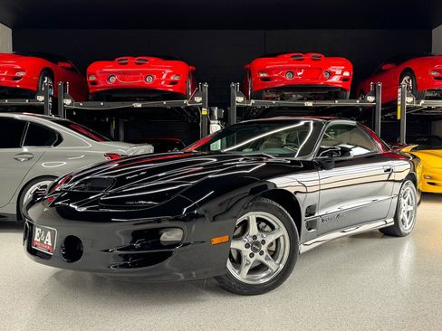 Used 1999 Pontiac Firebird Formula RWD image 2