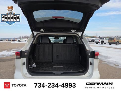 Used 2022 Toyota Highlander XLE image 26
