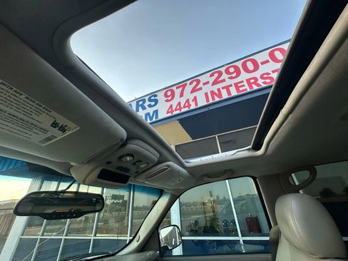 Used 2005 Chevrolet Avalanche Z66 w/ Sun And Sound Package image 23