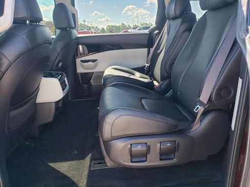 Certified 2024 Kia Carnival SX Prestige FWD image 13