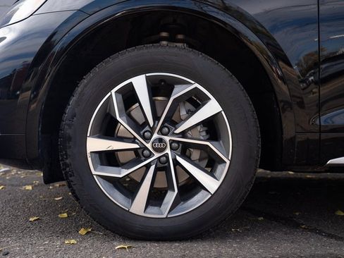 Certified 2025 Audi Q5 2.0T Premium Plus image 12