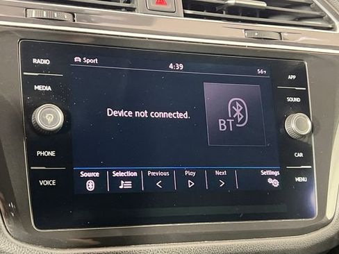 Used 2019 Volkswagen Tiguan SE image 32