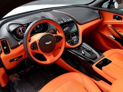 Used 2022 Aston Martin DBX Base image 22