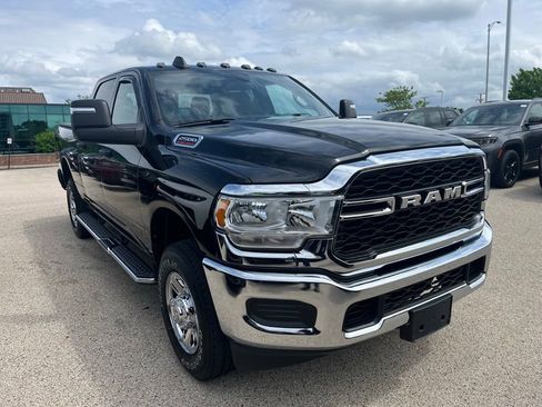 Used 2024 RAM 2500 Tradesman w/ Chrome Appearance Group AWD/4WD image 1