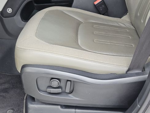 Used 2020 Land Rover Defender 110 SE image 25