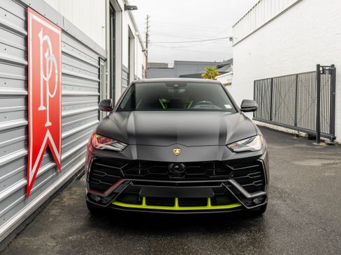 Used 2021 Lamborghini Urus AWD/4WD image 47