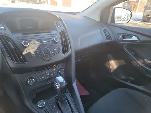Used 2016 Ford Focus SE image 14