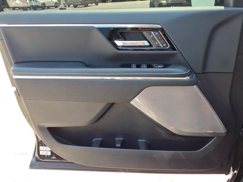 Used 2025 GMC Sierra EV Denali AWD/4WD image 28