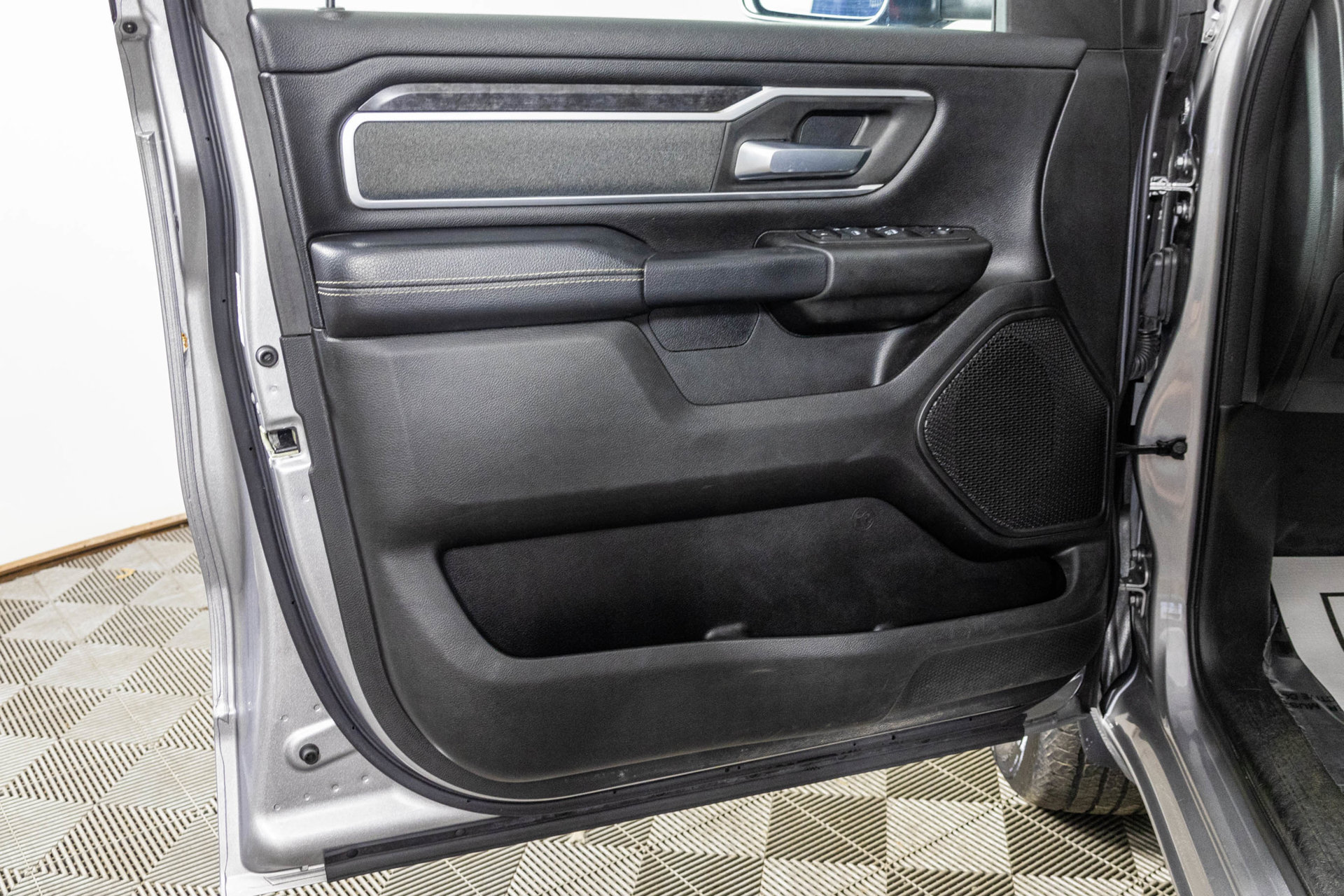 Used 2022 RAM 1500 Big Horn AWD/4WD image 39