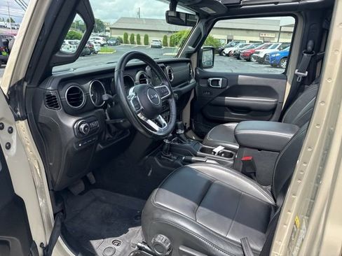 Used 2022 Jeep Wrangler Unlimited Sahara w/ Cold Weather Group image 13