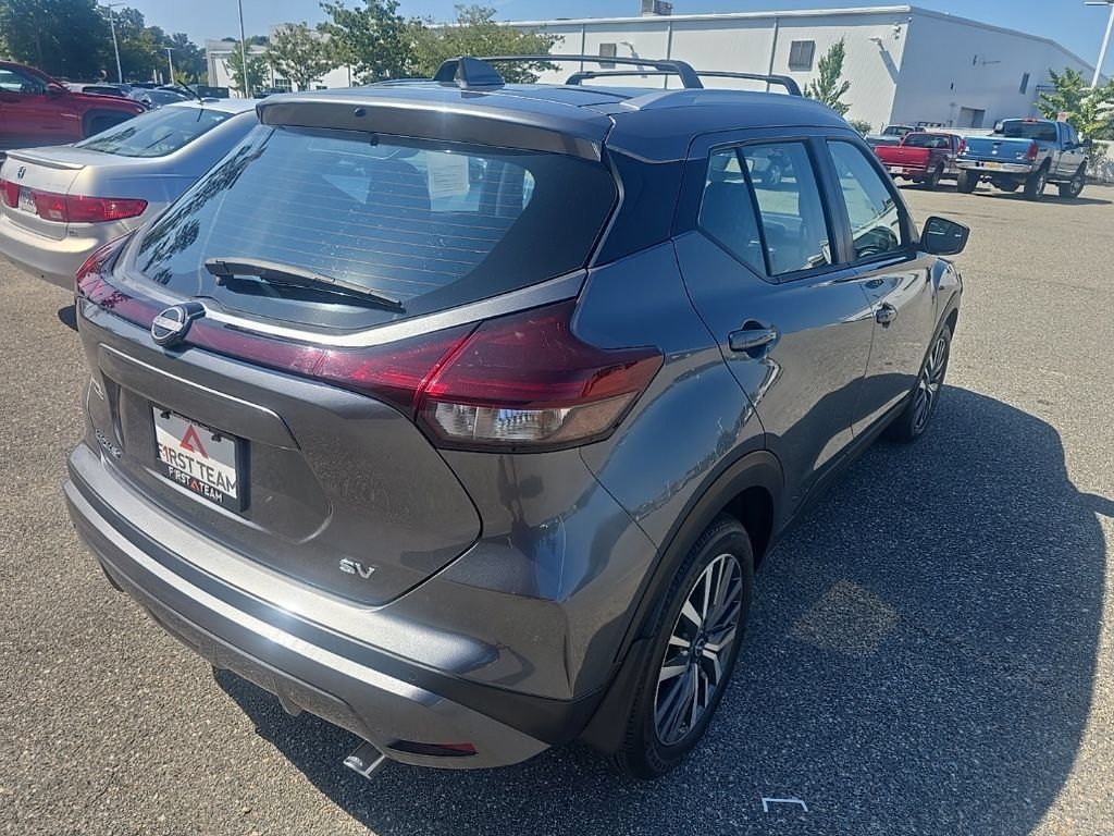 Used 2024 Nissan Kicks SV w/ Interior Electronics Package FWD image 5