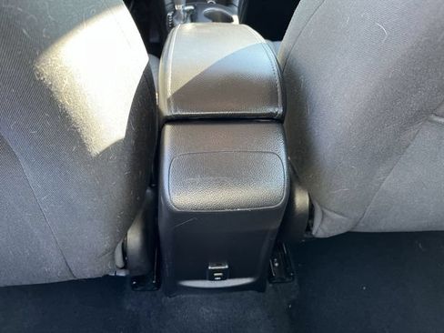Used 2018 Chevrolet Cruze LT w/ Convenience Package FWD image 22