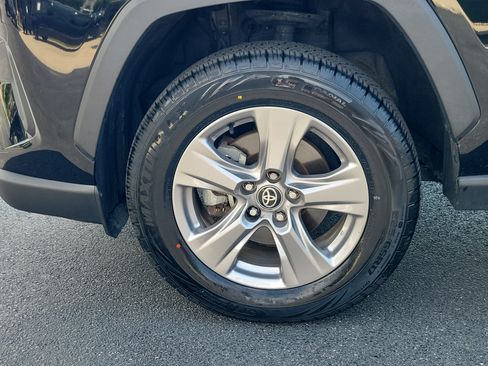 Certified 2025 Toyota RAV4 XLE AWD/4WD image 6