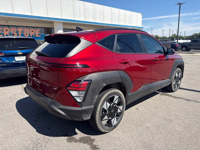 Used 2025 Hyundai Kona SEL AWD/4WD image 3