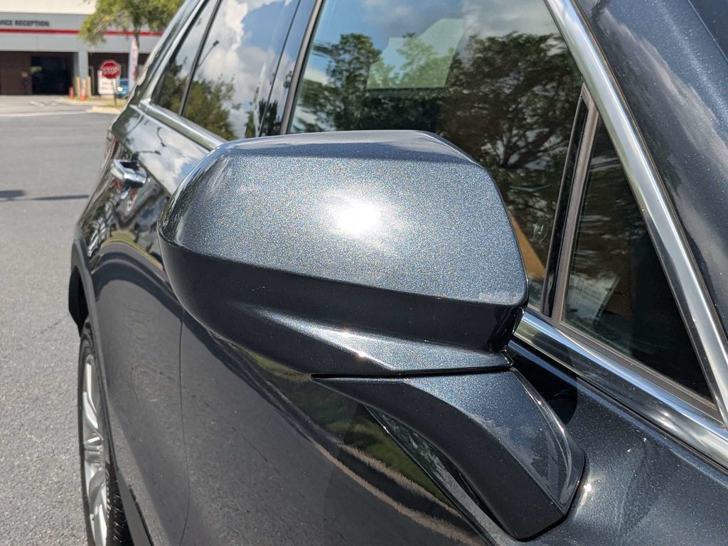 Used 2020 Cadillac XT4 Premium Luxury FWD image 13