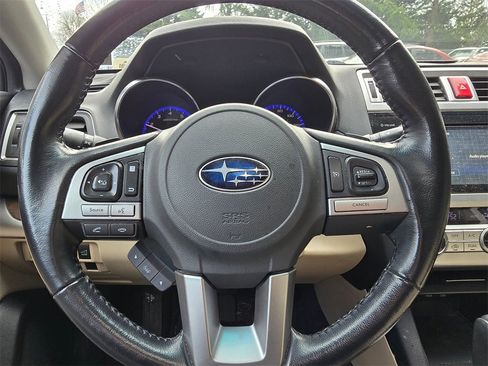 Used 2016 Subaru Outback 2.5i Limited image 3