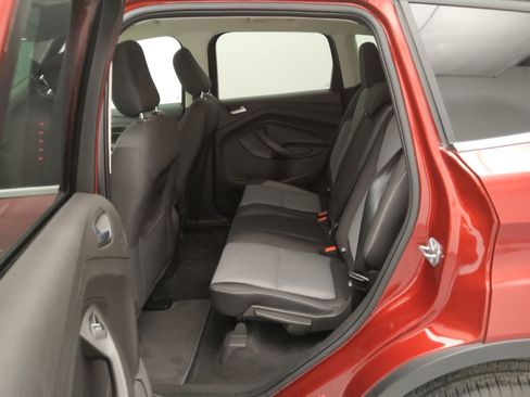 Used 2019 Ford Escape SE image 18