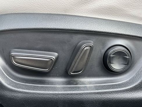 Used 2024 Toyota Camry SE FWD image 23