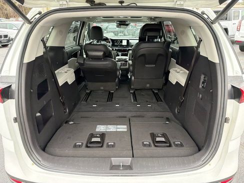 Used 2022 Kia Carnival SX Prestige image 17