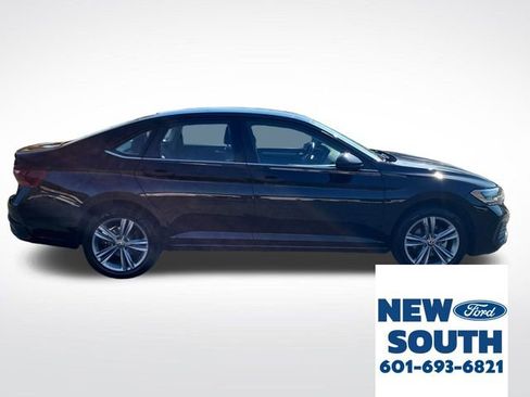 Used 2024 Volkswagen Jetta SE image 7