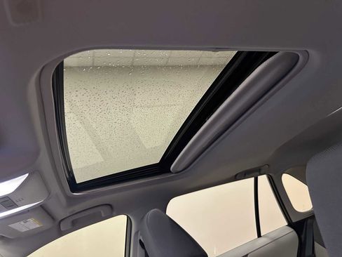 Used 2025 Toyota RAV4 XLE w/ Convenience Package image 27