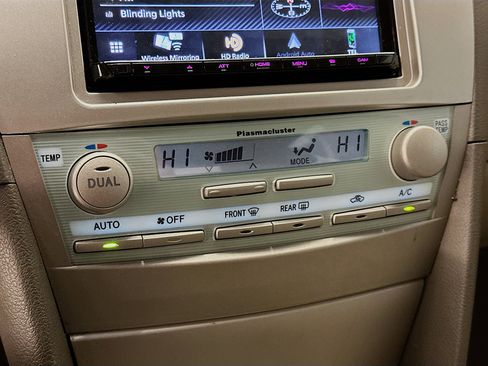 Used 2009 Toyota Camry Hybrid image 23