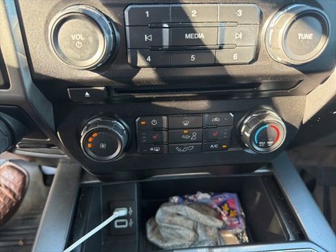 Used 2018 Ford F150 XLT w/ Equipment Group 302A Luxury image 24