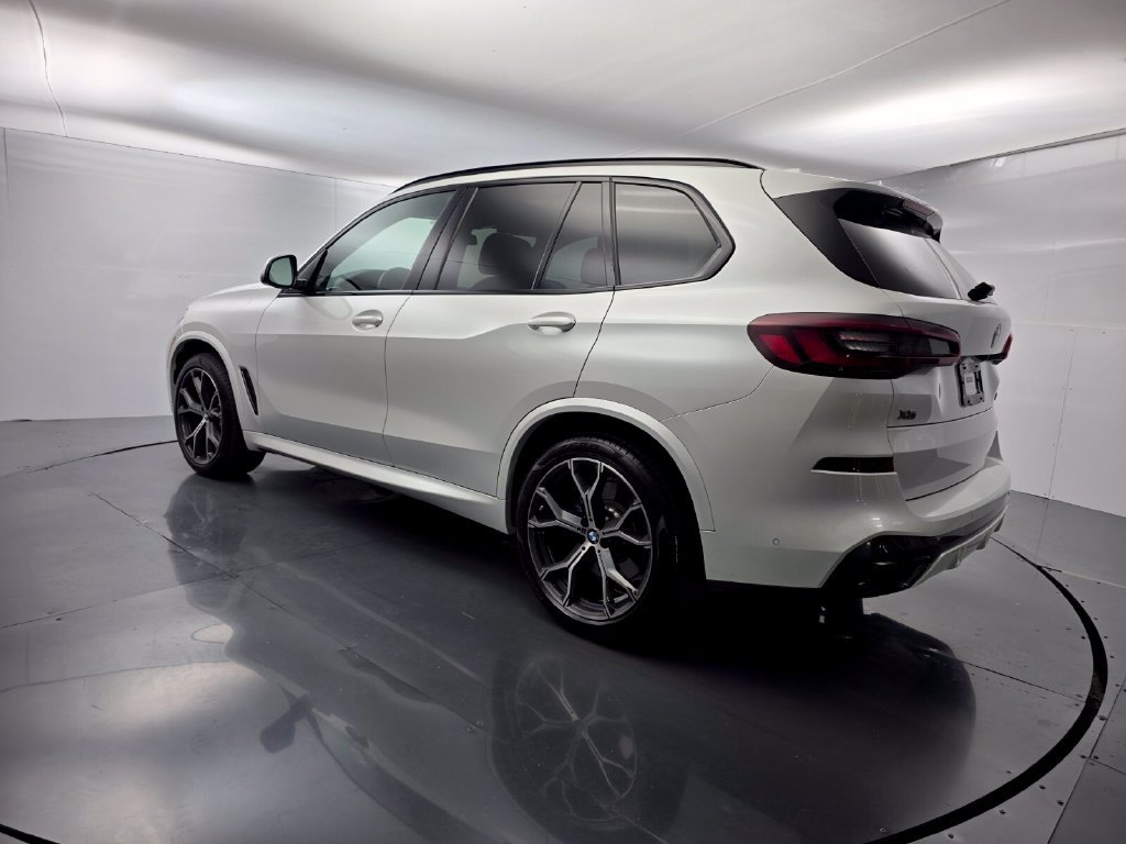 Used 2021 BMW X5 M50i w/ Premium Package AWD/4WD image 4