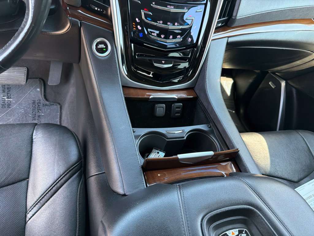 Used 2020 Cadillac Escalade ESV Premium Luxury w/ Escalade Sport Edition AWD/4WD image 20