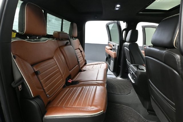 Used 2024 GMC Sierra 3500 Denali Ultimate AWD/4WD image 40