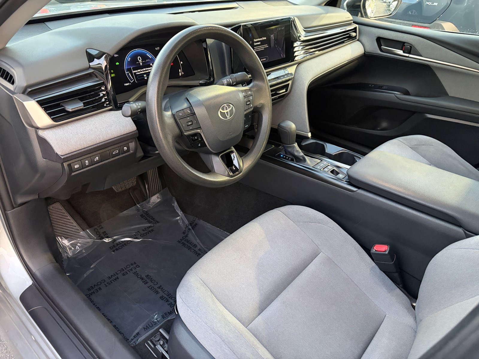 Used 2025 Toyota Camry LE FWD image 10