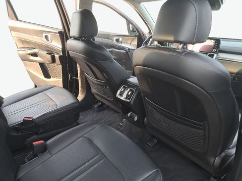 Used 2021 Kia Sorento SX AWD/4WD image 12