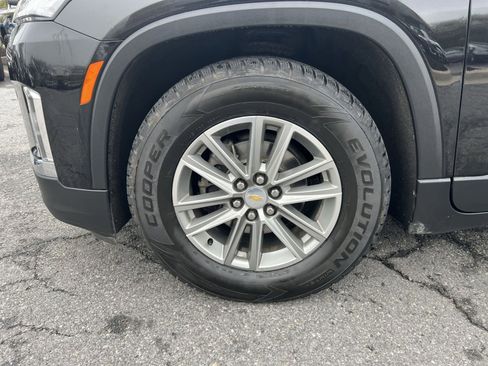 Used 2023 Chevrolet Traverse LT image 12