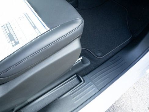 New 2026 Chrysler Pacifica Select image 43