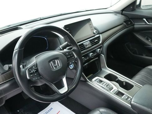 Used 2018 Honda Accord Touring image 11