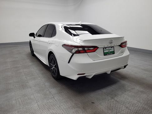 Used 2021 Toyota Camry SE FWD image 5