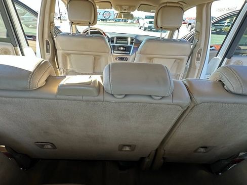 Used 2013 Mercedes-Benz GL 550 4MATIC image 37
