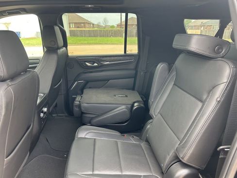 Used 2024 GMC Yukon XL Denali AWD/4WD image 6